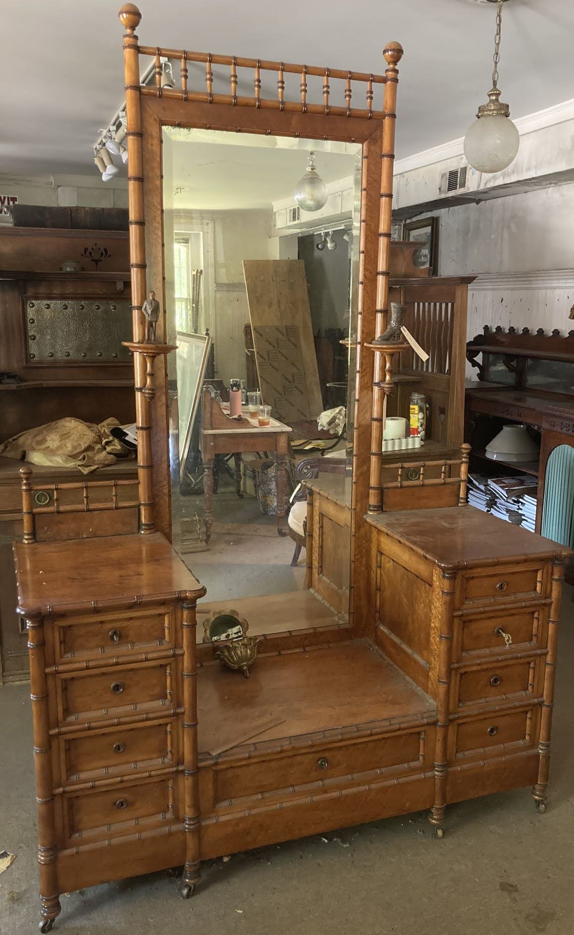 Extraordinary American Vanity (perhaps by Henten)