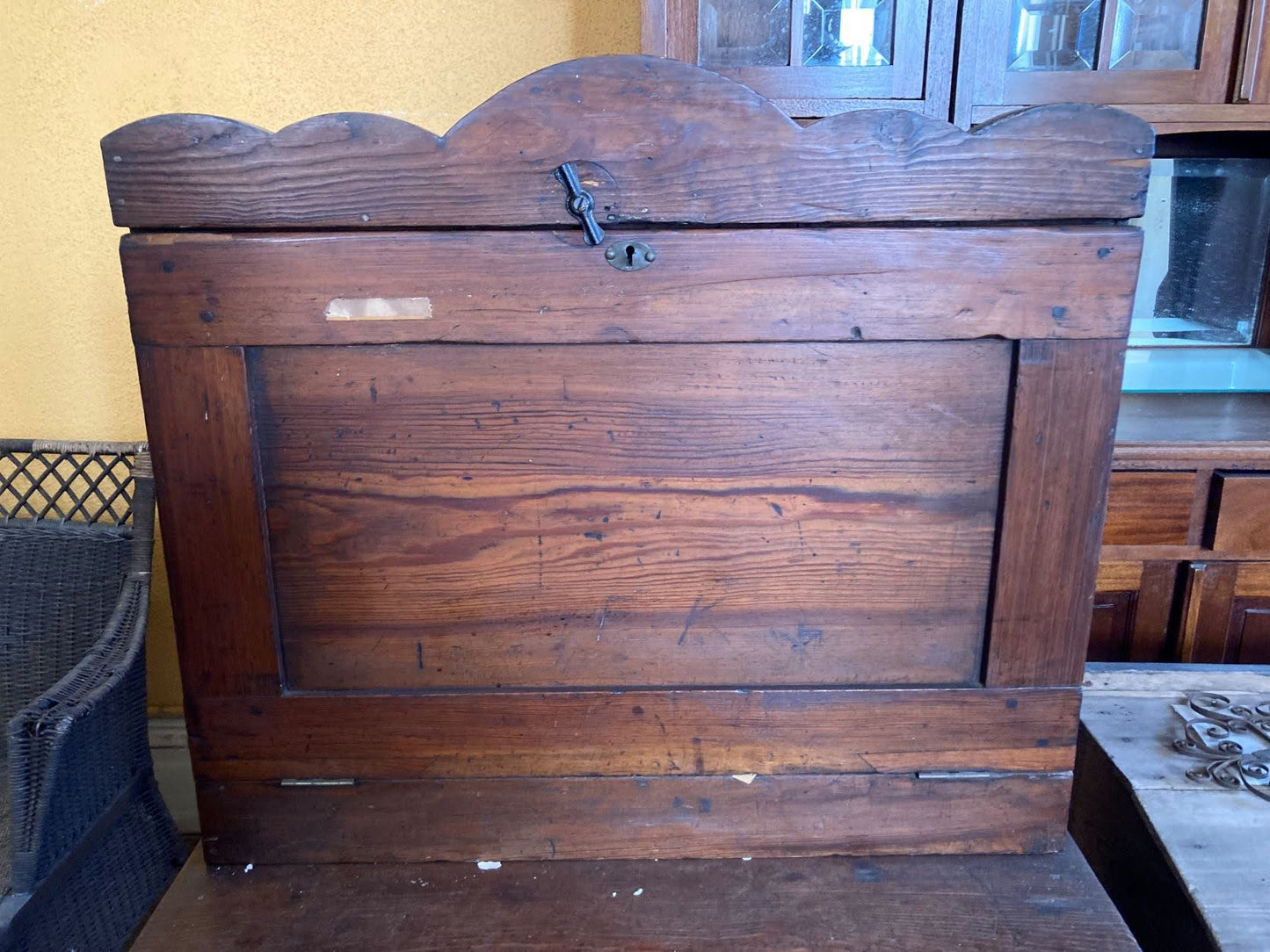 Desk-top Cabinet for Books