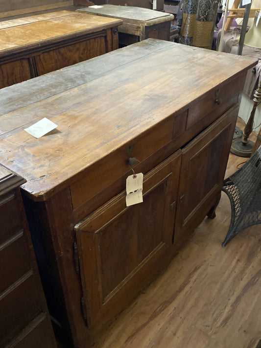 French Dresser
