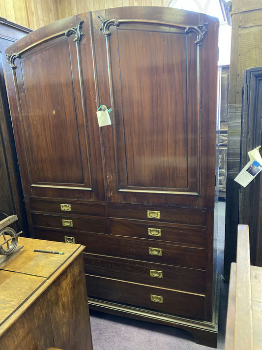 Dresser/Wardrobe