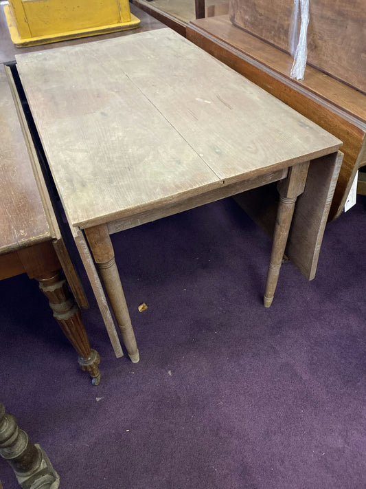 Faded Drop leaf table