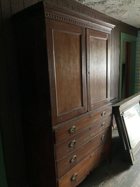 Wardrobe with Drawers